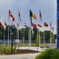 狡猾な欧州が仕掛けた罠？ NATO加盟国が引き上げた｢国防予算｣を巡って欧米激突
