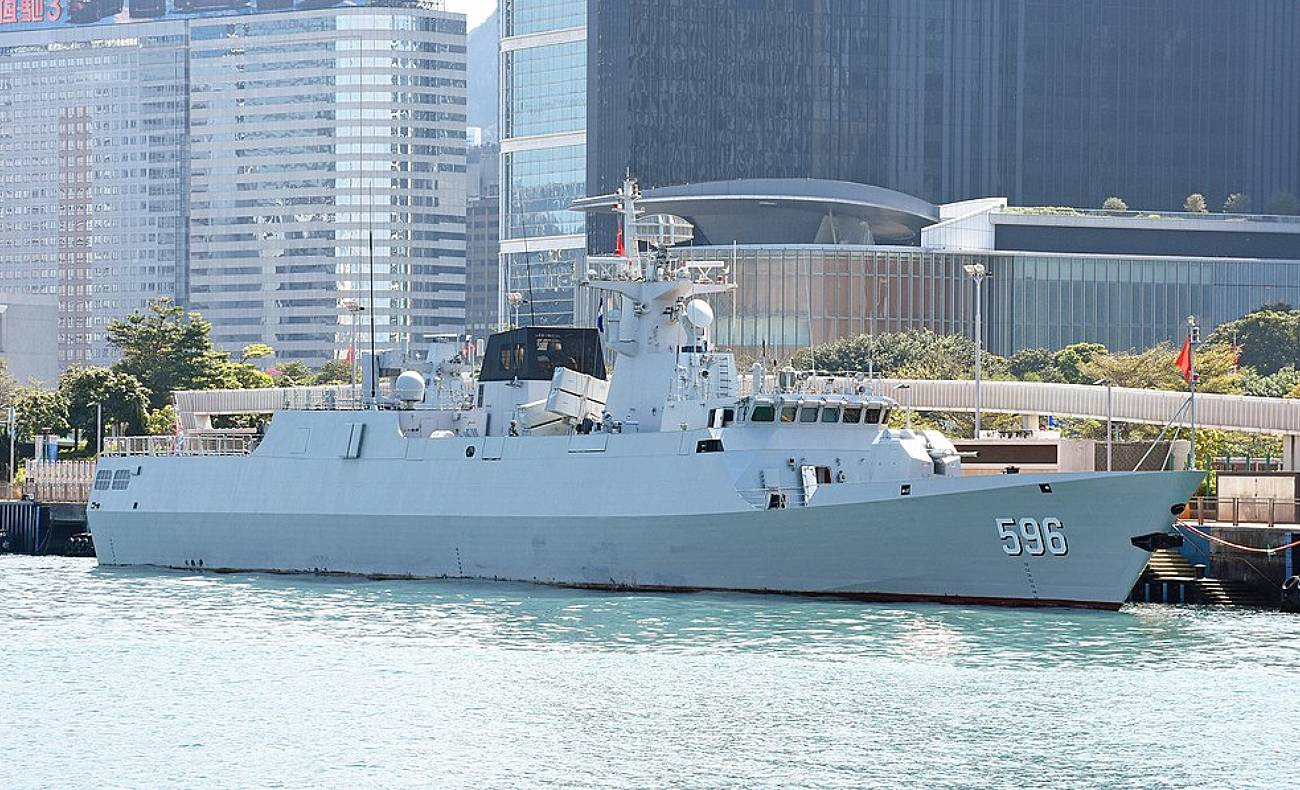 海警法で武器使用を容認した中国、中国海軍の056型コルベットを中国海 