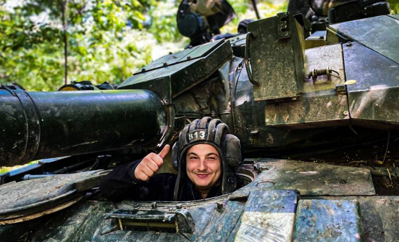 ロシア軍は奪った戦利品とともに逃げ出し、ウクライナ軍は次々と街を解放