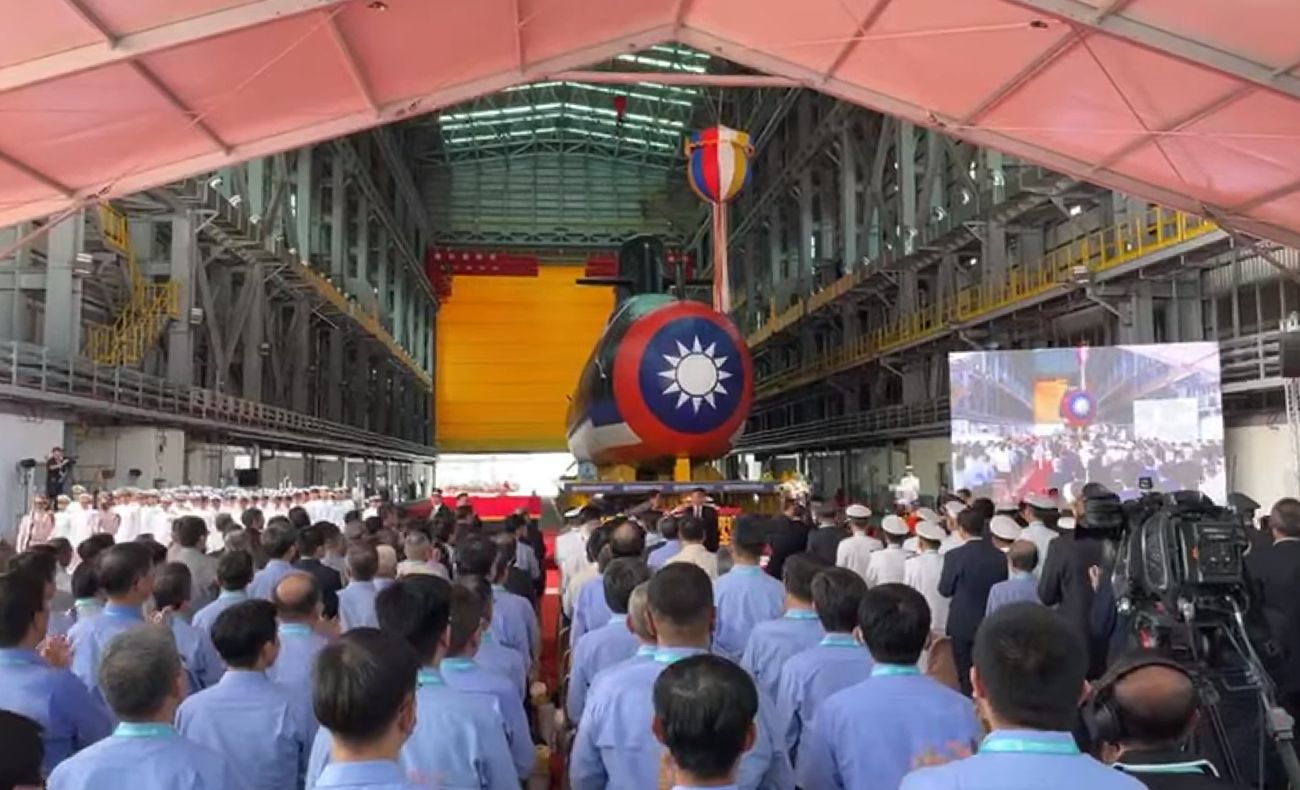 台湾が国産潜水艦の1番艦を公開、2024年末までに海軍へ引き渡し予定